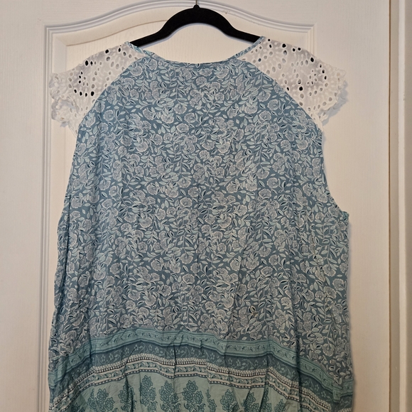 BloomChic Light Blue Floral Cold-Shoulder Tunic with White Eyelet Yoke - Picture 2 of 3